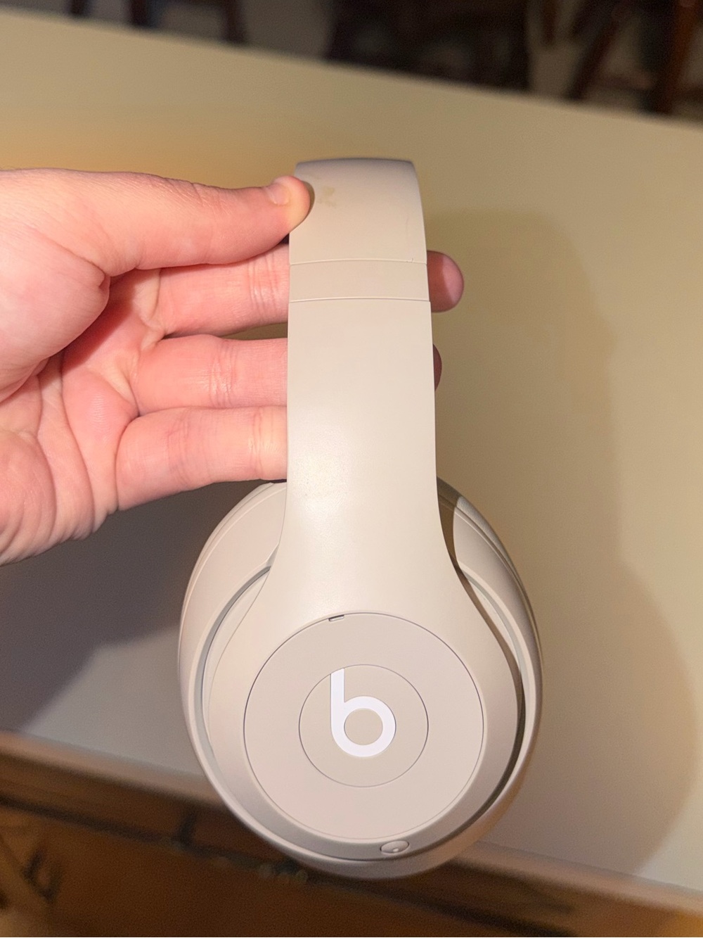 Beats Studio Pro- Sandstone - Picture 3 of 6